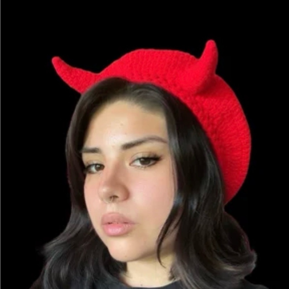 Devil Horns Knit Beret (BLACK)